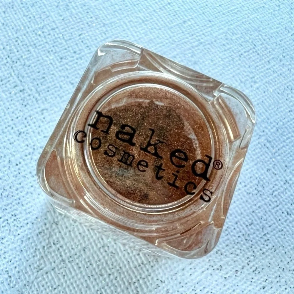 Naked Cosmetics Eyeshadow in Sierra Nevada